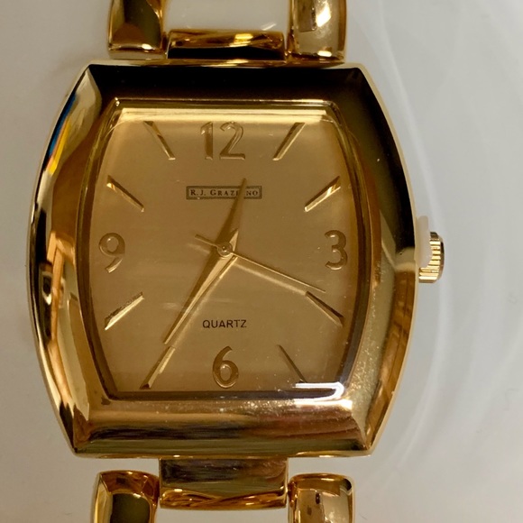 RJ GRAZIANO GOLD TONE WATCH & 10 BRACELET SET NWOB - Picture 2 of 8